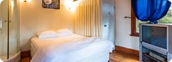 Room 4 (Deluxe — Shower Cabin)
